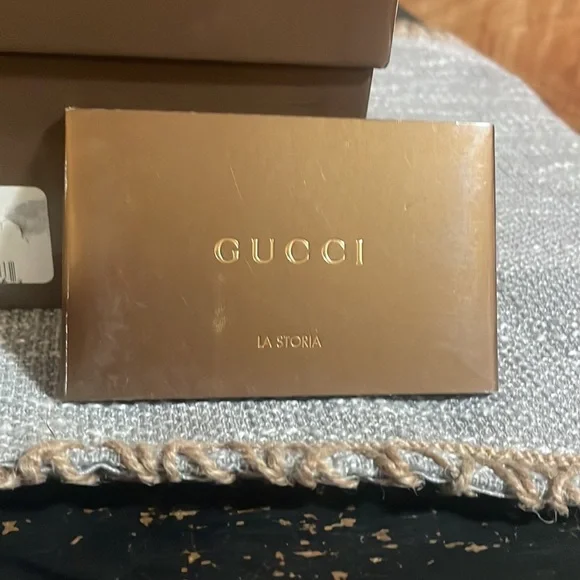 Gucci Black Patent Leather Heels - Picture 5 of 10